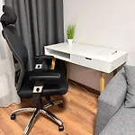 דירה New Modern & Cozy With Free Private Parking And Ev Charging Station *