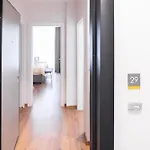New Modern & Cozy With Free Private Parking And Ev Charging Station Daire
