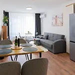 New Modern & Cozy With Free Private Parking And Ev Charging Station Daire