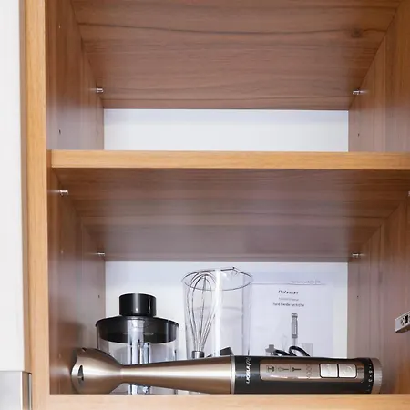 New Modern & Cozy With Free Private Parking And Ev Charging Station Apartament Warna