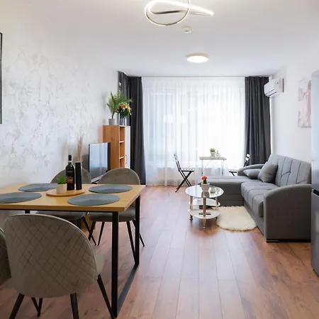 New Modern & Cozy With Free Private Parking And Ev Charging Station * Várna