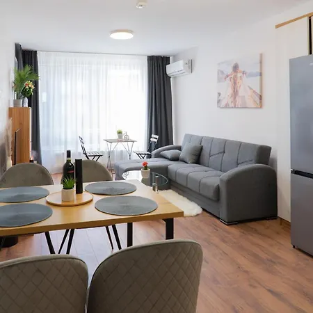 New Modern & Cozy With Free Private Parking And Ev Charging Station Lejlighed