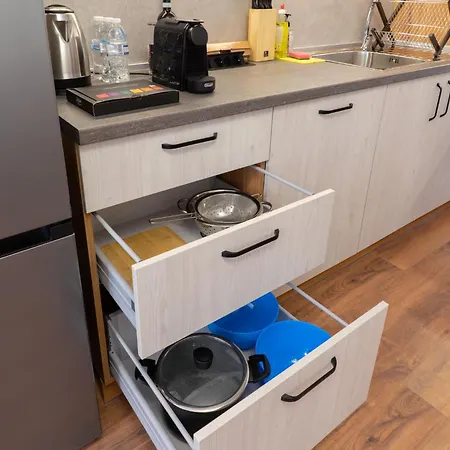 Apartman New Modern & Cozy With Free Private Parking And Ev Charging Station Várna