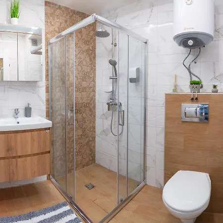 New Modern & Cozy With Free Private Parking And Ev Charging Station Apartman Várna