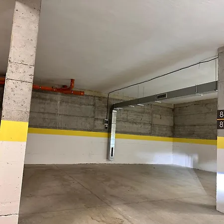 New Modern & Cozy With Free Private Parking And Ev Charging Station Lejlighed