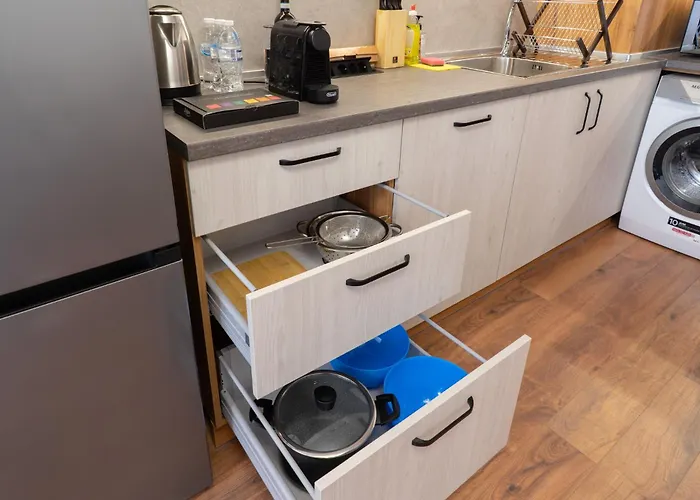 Apartament New Modern & Cozy With Free Private Parking And Ev Charging Station Warna