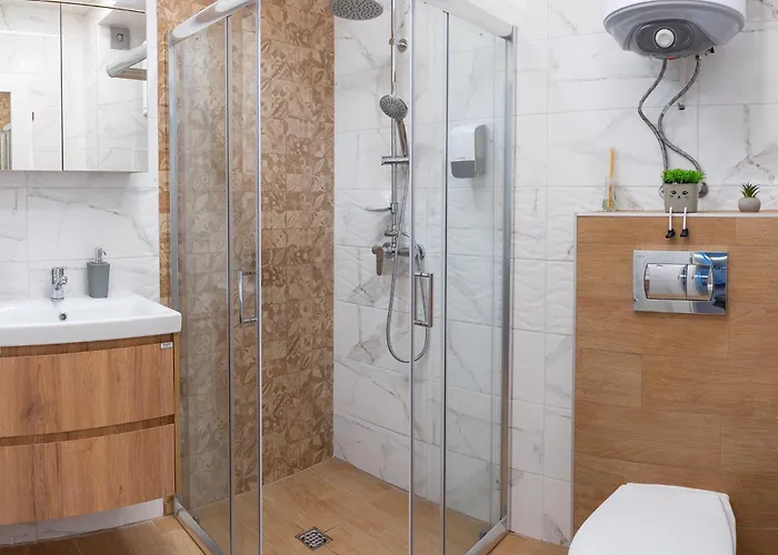 New Modern & Cozy With Free Private Parking And Ev Charging Station Apartament Warna